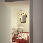 Modern Pied A Terre Near Piazza Navona Rom