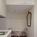 Modern Pied A Terre Near Piazza Navona * Rom