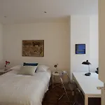 Modern Pied A Terre Near Piazza Navona Lägenhet Rom
