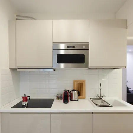 Modern Pied A Terre Near Piazza Navona شقة روما