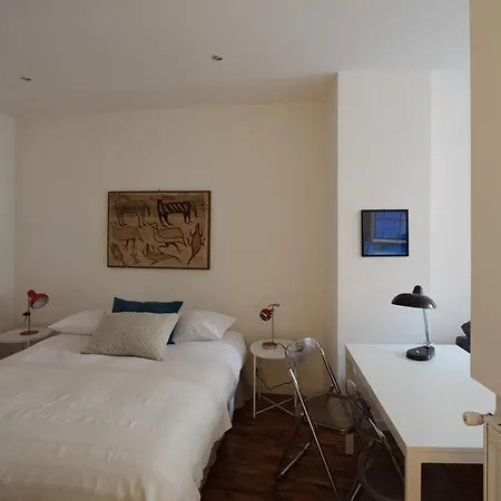 Modern Pied A Terre Near Piazza Navona شقة روما