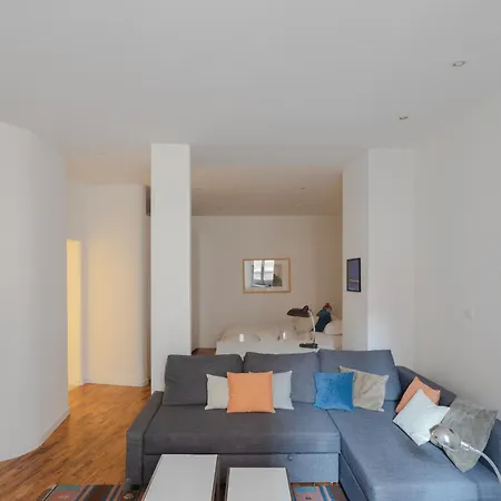 Modern Pied A Terre Near Piazza Navona شقة