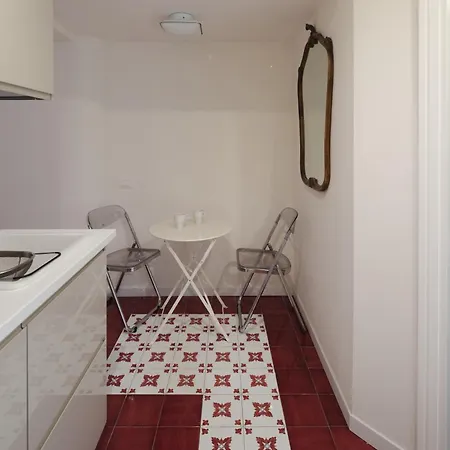 Modern Pied A Terre Near Piazza Navona * Rom